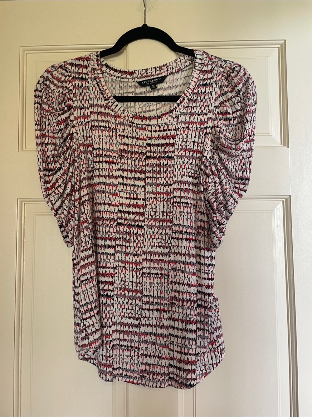 Liverpool White Short-Sleeve Top with Red and Black & Gray Abstract Design